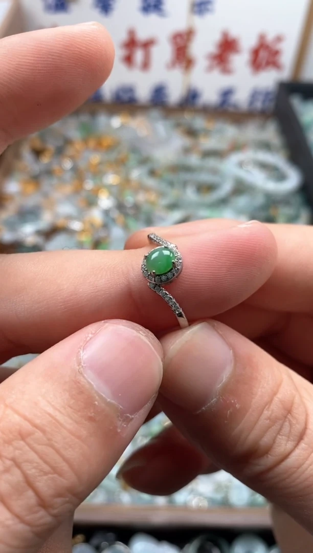 【闪购商品】翡翠颈饰未镶嵌哥哥