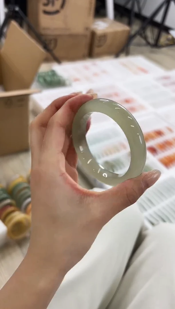 未镶嵌手镯石英质玉119-53D