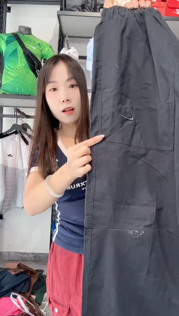 1586  编码 瑕疵款直播间过款为准 尺码 s