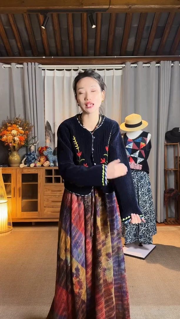 【闪购商品】设计师款天鹅绒外套