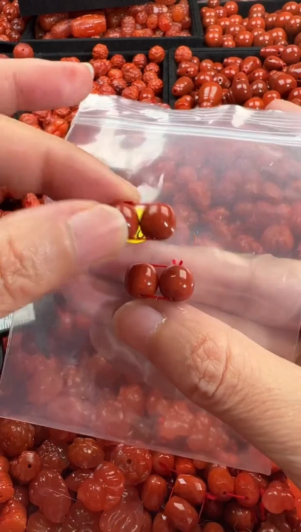 颈饰未镶嵌南红玛瑙1