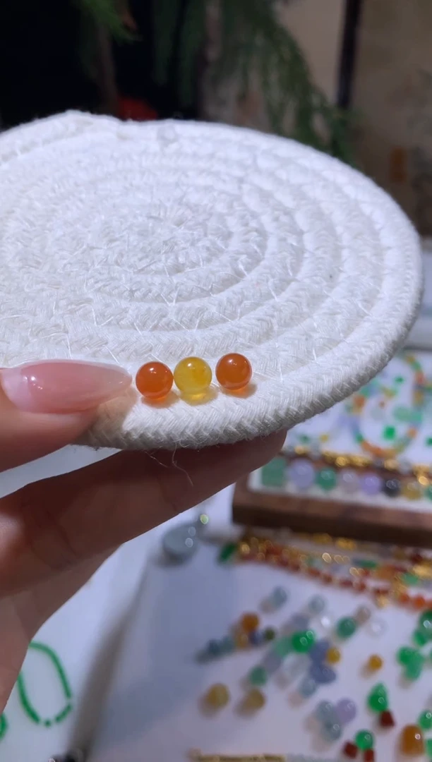 未镶嵌定制翡翠?****?6-6.2珠子3个