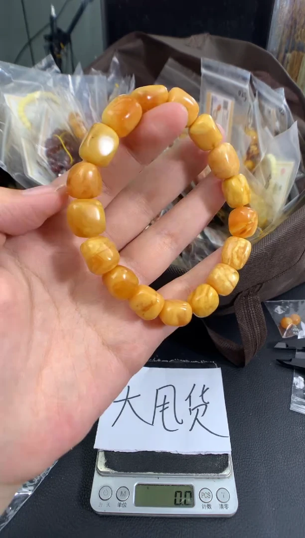 琥珀未镶嵌珠宝奇石1