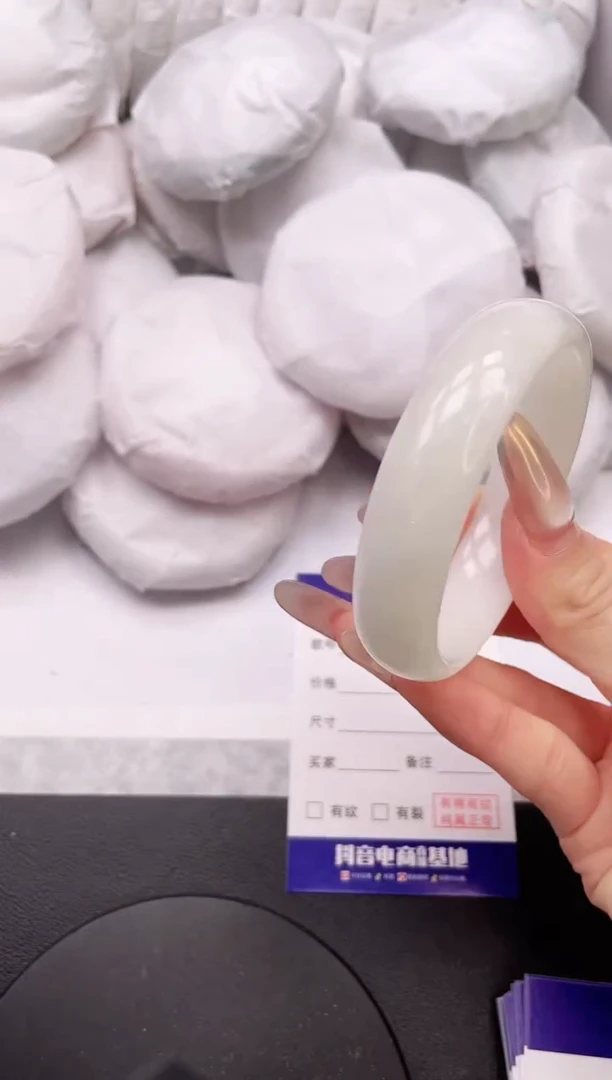 【闪购商品】和田玉手镯未镶嵌3K375-56