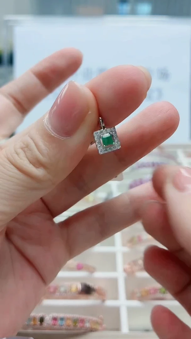 银S925镶嵌吊坠祖母绿415ZB1114产品一个（多样性）