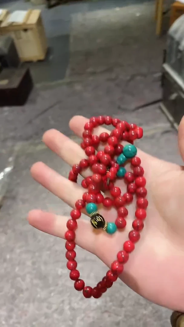 红色带蓝长串多样性发一件