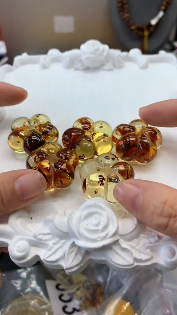 【闪购商品】未镶嵌琥珀珠宝奇石2441多样性发其一微瑕