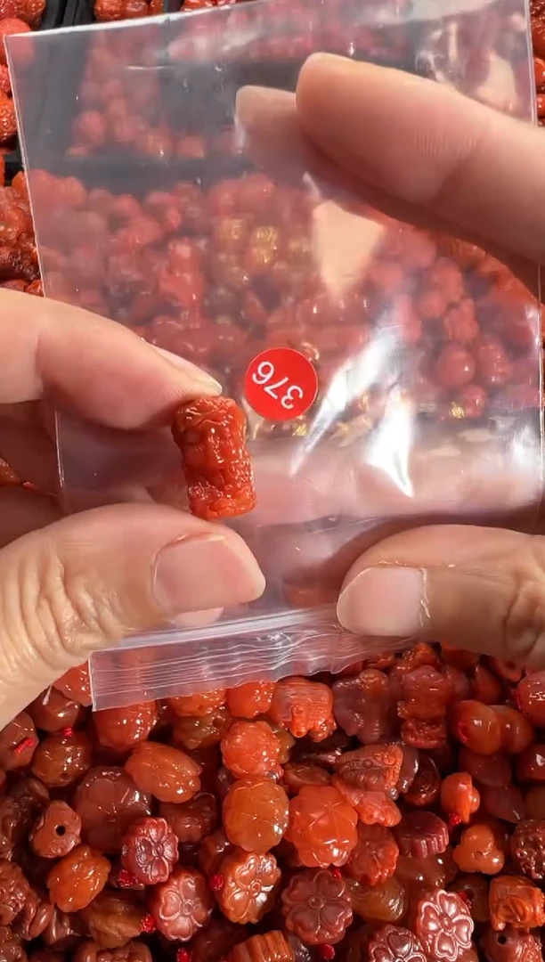 【闪购商品】南红玛瑙颈饰合金3