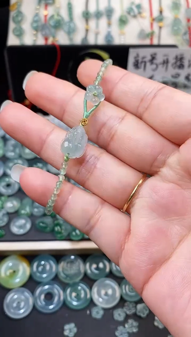 散珠翡翠貔貅小花手绳  手围15