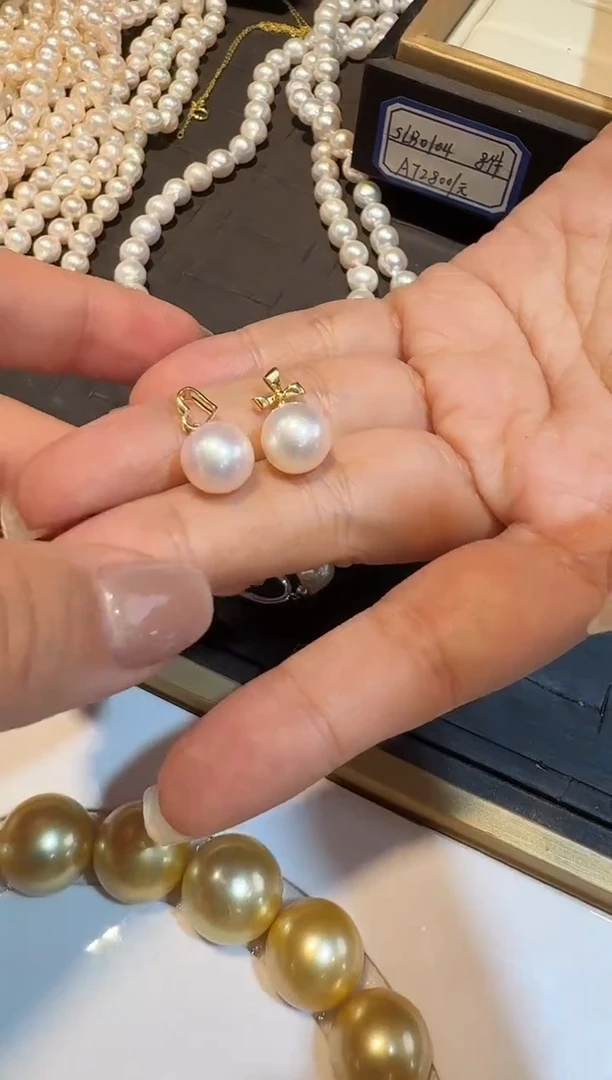 颈饰18K金镶嵌海水珍珠1106140