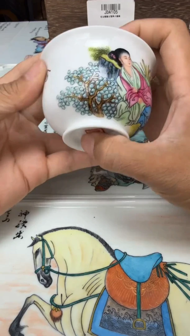以笔为心，以瓷为纸。