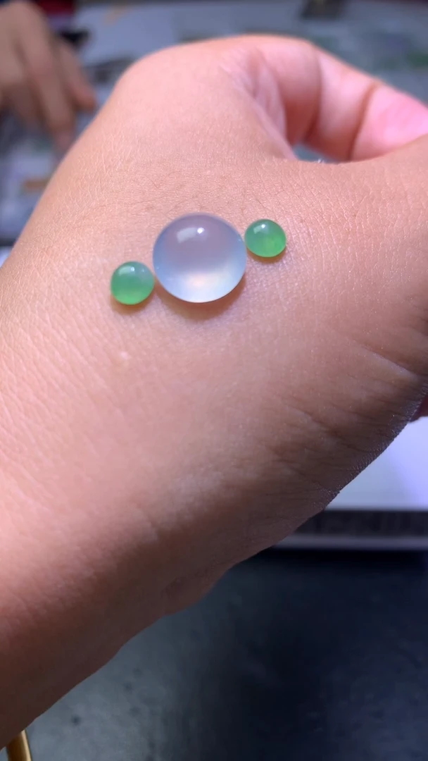 未镶嵌定制翡翠毛货