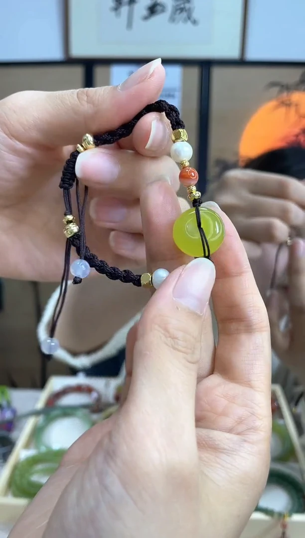 【闪购商品】岫玉手链未镶嵌多样性发货其中发一