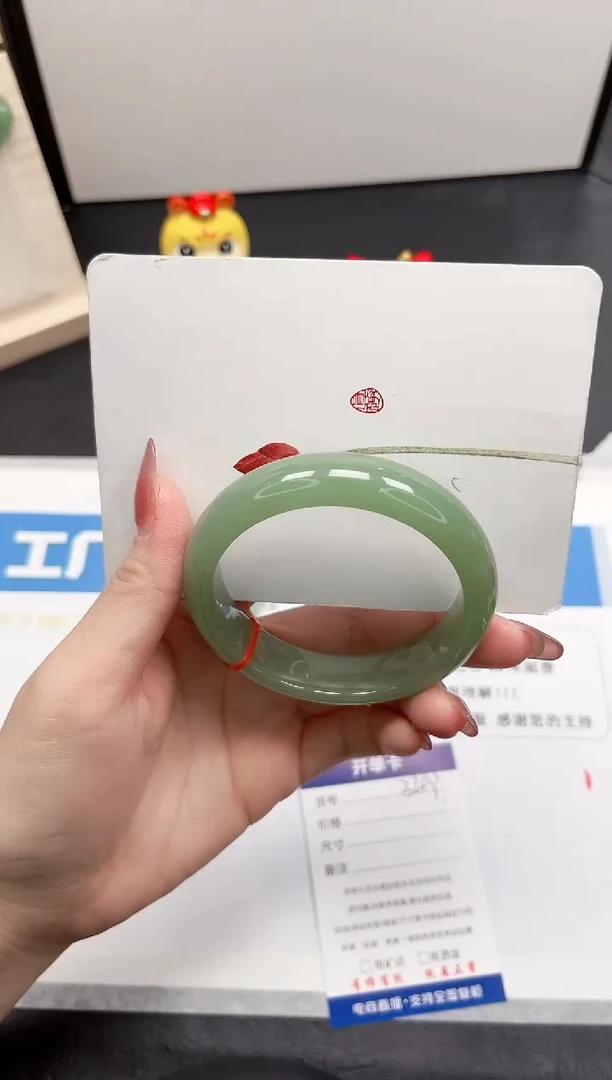 【闪购商品】石英质玉手镯未镶嵌349-58