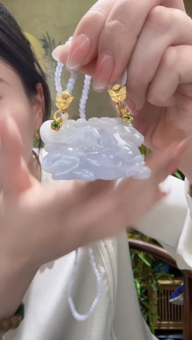 翡翠未镶嵌颈饰吊坠