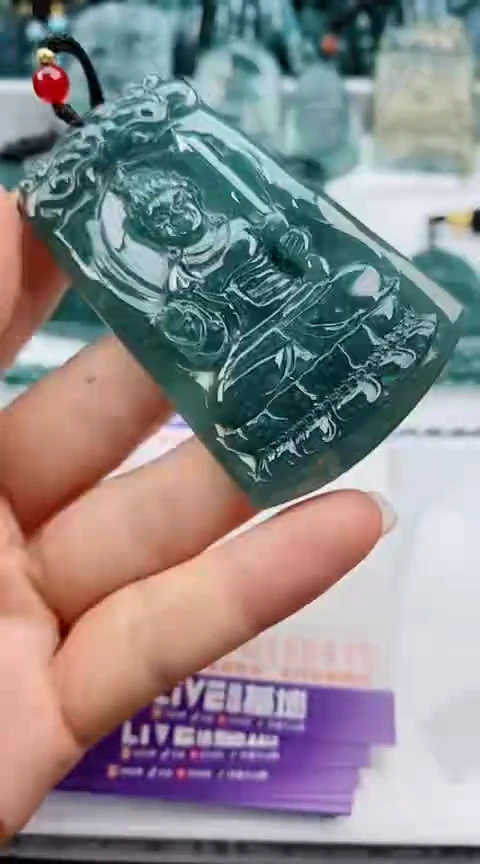翡翠未镶嵌颈饰