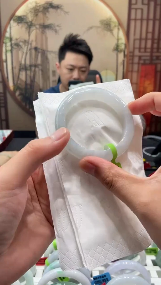 未镶嵌手镯翡翠000052705