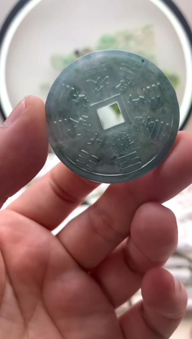 颈饰未镶嵌翡翠山鬼