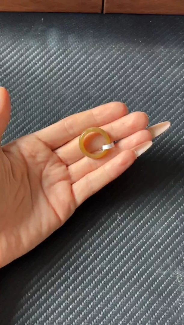 未镶嵌戒圈和田玉若羌微色差16+m