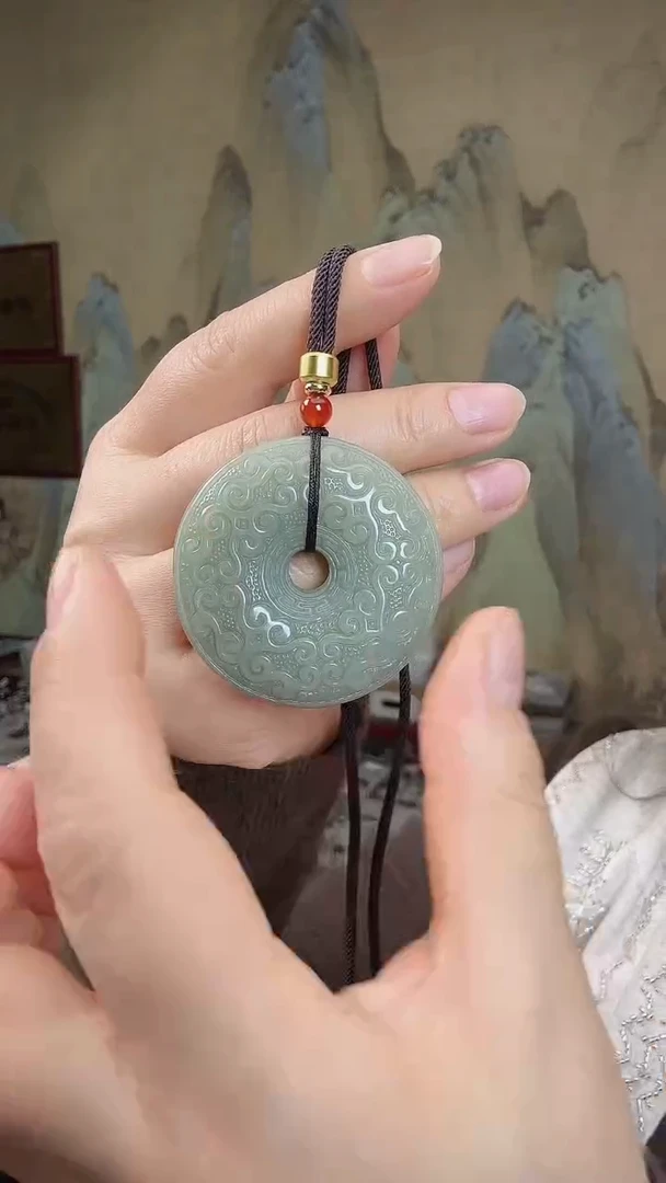 颈饰未镶嵌和田玉.