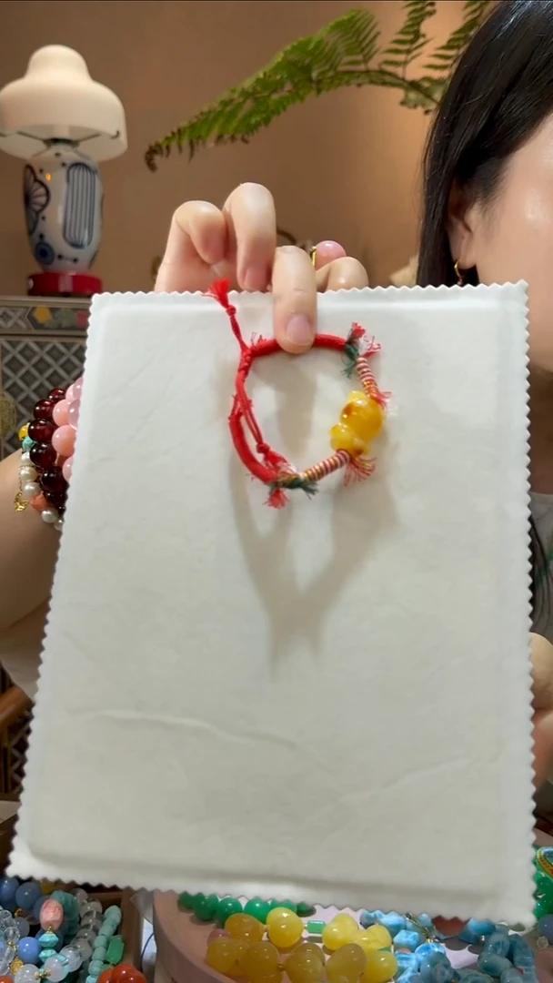 蜜蜡吊坠(不含链)未镶嵌天然蜜蜡吊坠赠编绳