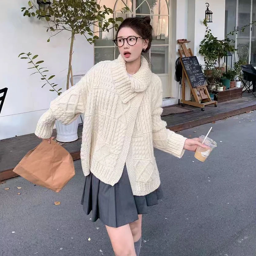 设计感大翻领麻花毛衣外套女秋冬新款宽松休闲慵懒松弛感针织开衫