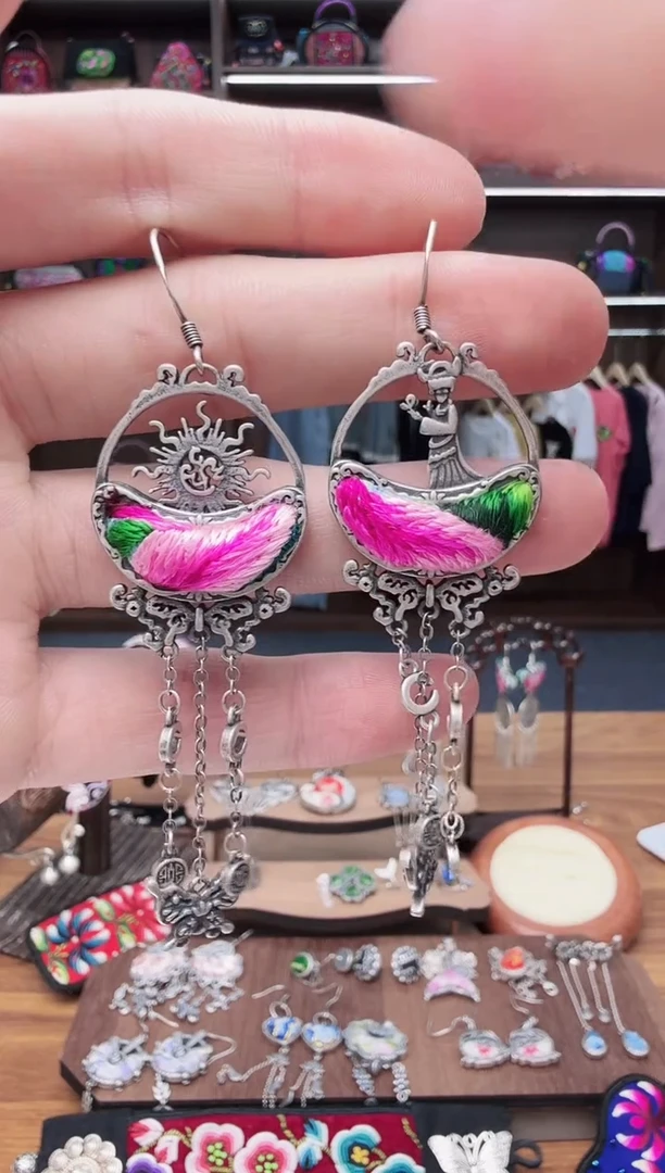 织绣90蒙阿苏苗绣传承旗舰店