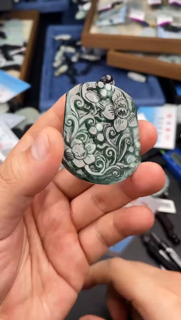 【闪购商品】翡翠颈饰未镶嵌  天然翡翠，一物一图