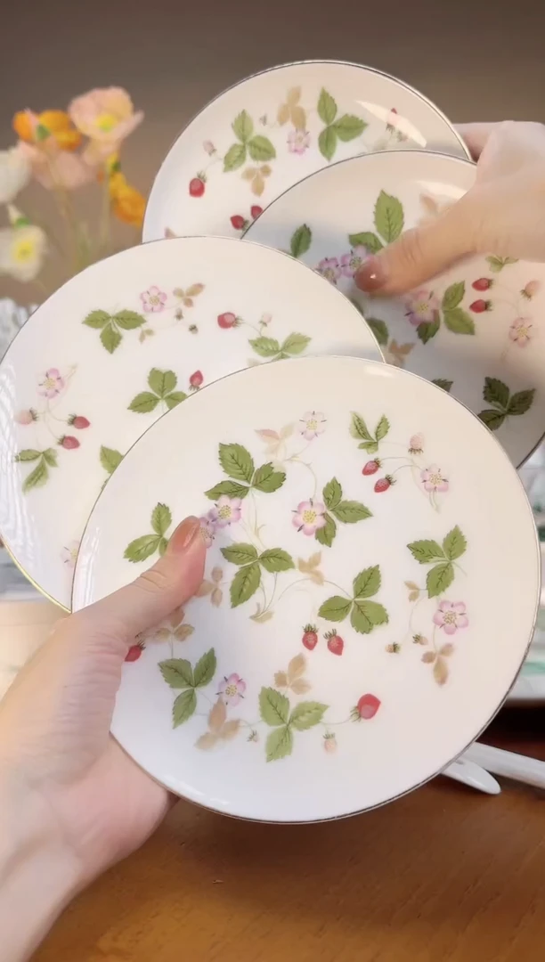 【闪购商品】莓高骨瓷6寸浅盘4个