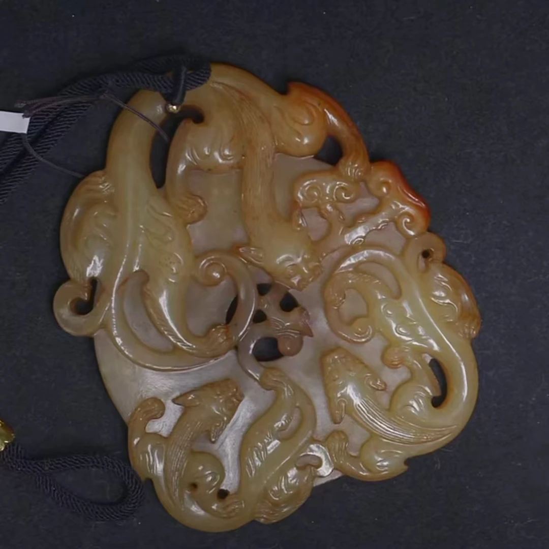 清代和田玉黄玉龙纹佩