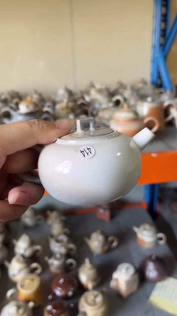 壶414号容量100-110ML 高白泥 瑕疵 仿手工壶 介意不拍