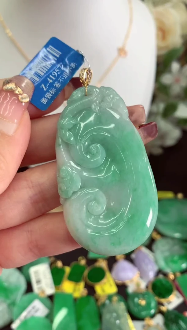 【闪购商品】翡翠吊坠(不含链)18K金镶嵌挂件