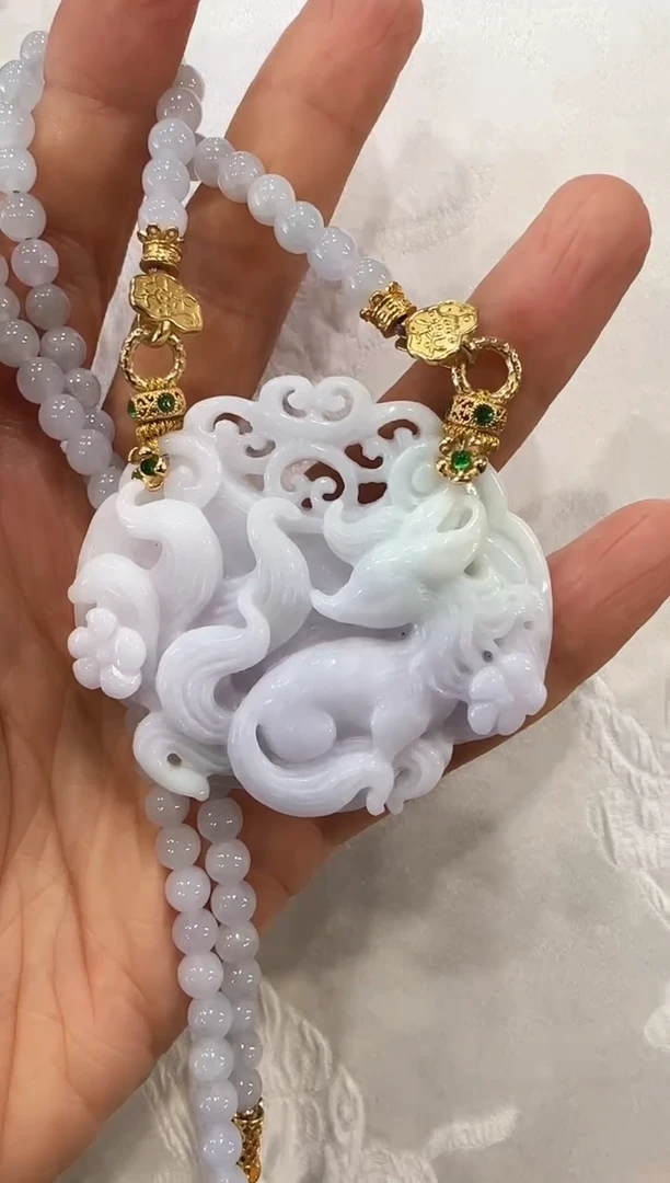 翡翠未镶嵌颈饰国风