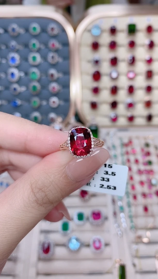 18K金镶嵌碧玺戒指碧玺3.5ct