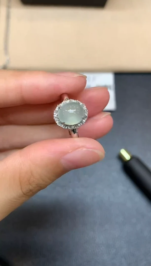 18K金镶嵌戒指翡翠蛋面【无服务费