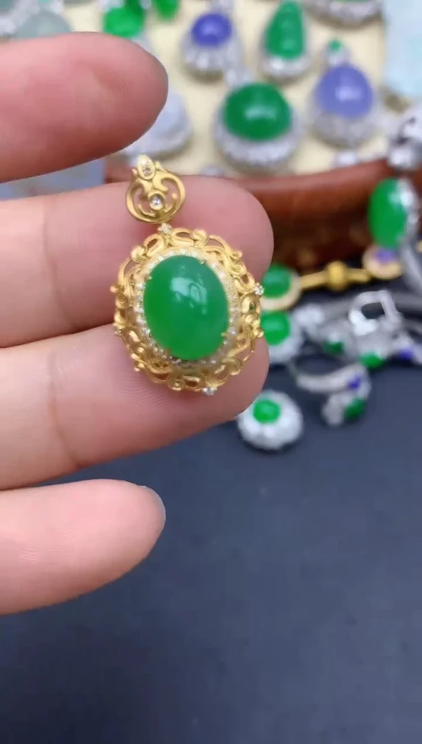 颈饰18K金镶嵌翡翠476-中国好珍宝