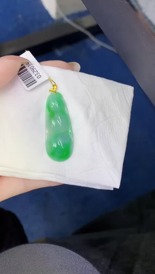 颈饰18K金镶嵌翡翠缅甸天然翡翠A货