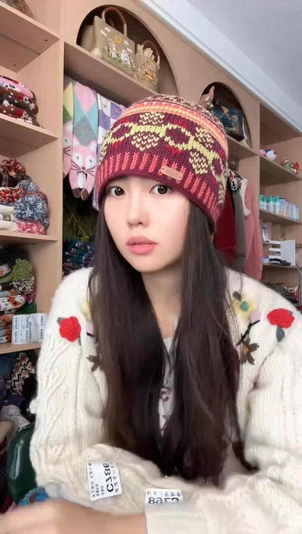 羊毛红色   鸟帽