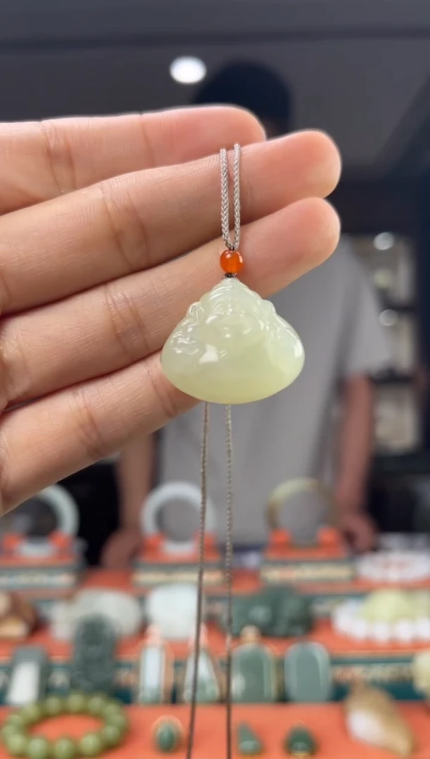 和田玉未镶嵌颈饰1