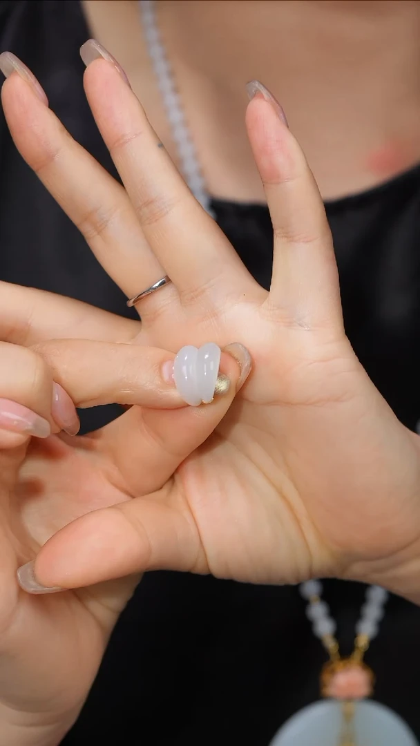 和田玉银S925镶嵌耳饰1