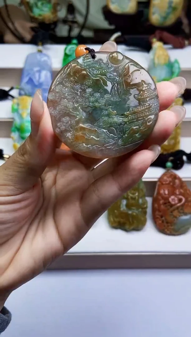 颈饰未镶嵌翡翠1