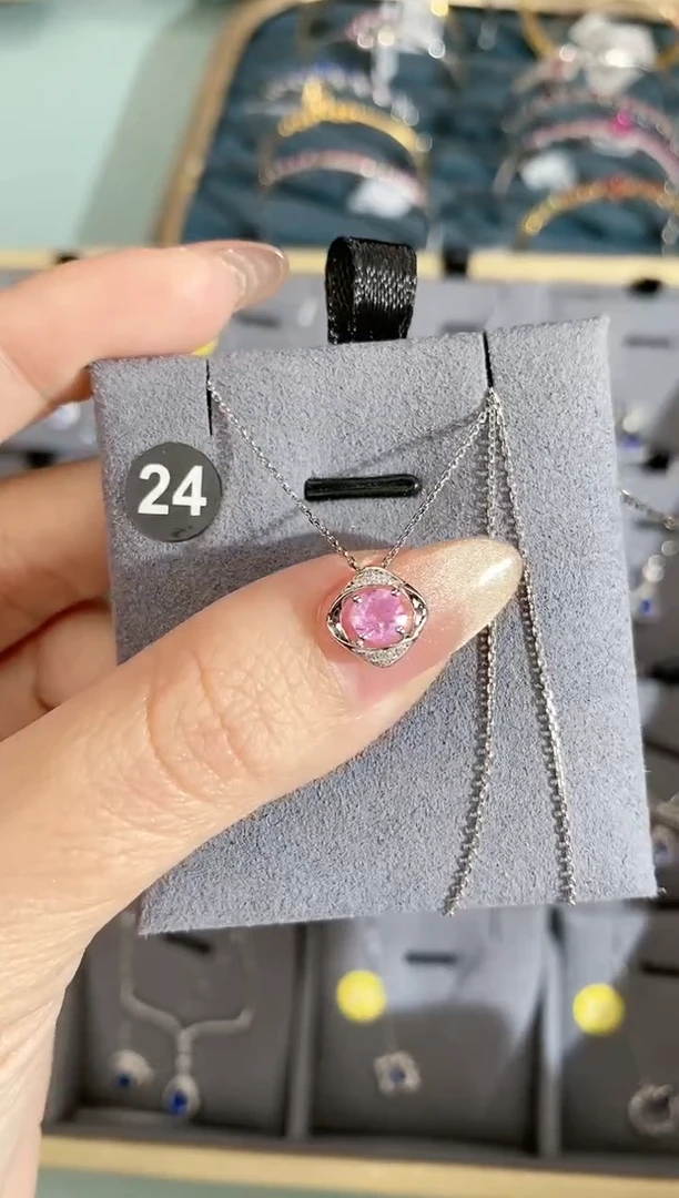 【闪购商品】彩色蓝宝石颈饰18K金镶嵌项链