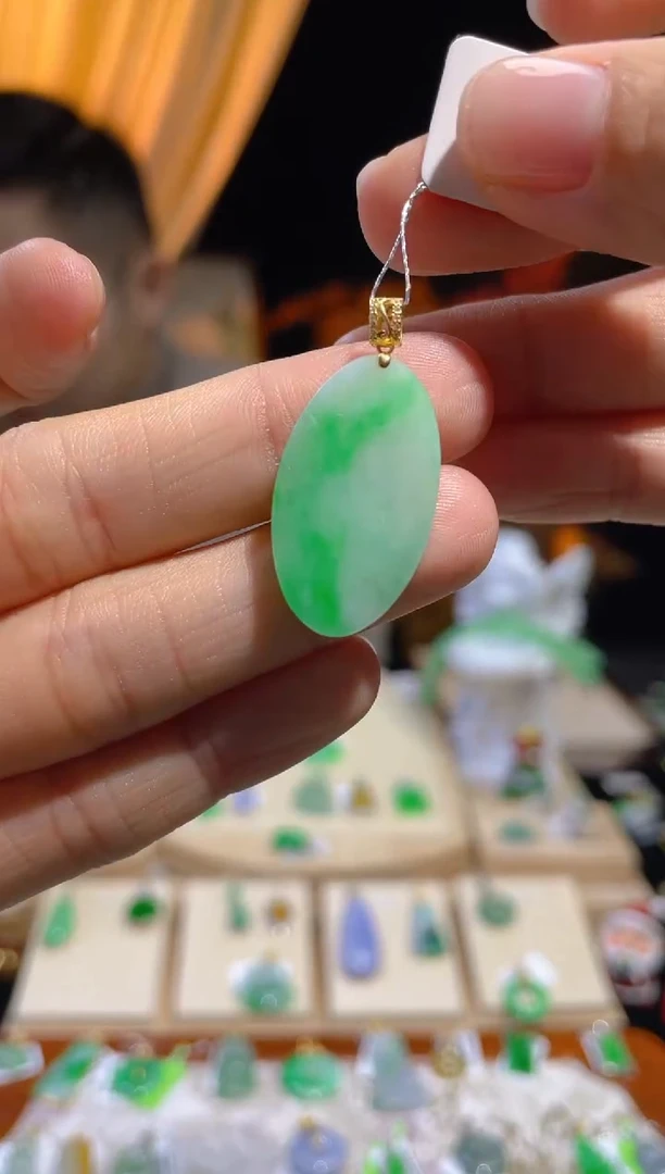 【闪购商品】翡翠颈饰18K金镶嵌假一赔三