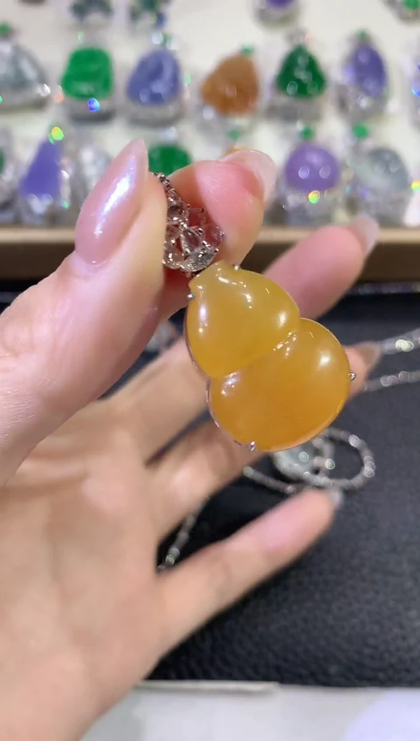 吊坠(不含链)18K金镶嵌翡翠D62