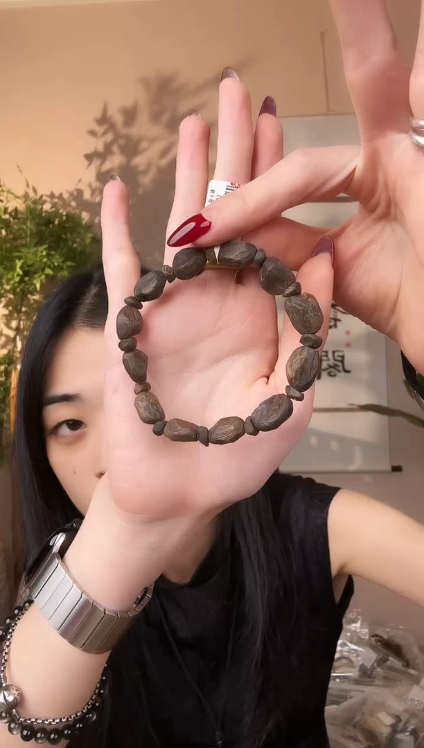 【闪购商品】沉香手串沉水包头随型单圈1件多样性发货-9