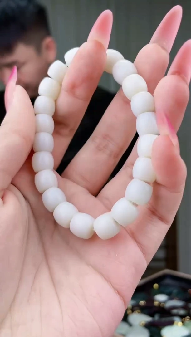 和田玉未镶嵌挂件拍一发一，多样性发货！