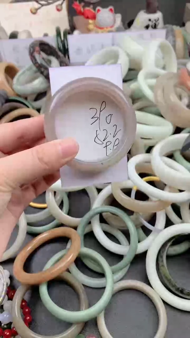 未镶嵌手镯石英质玉390