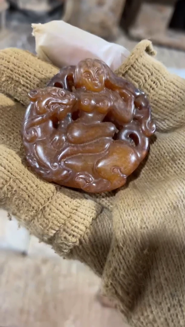 未镶嵌和田玉把件和田玉未镶嵌挂件