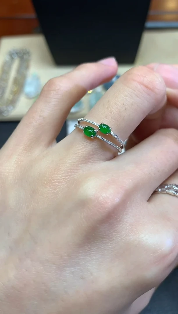 【闪购商品】翡翠戒指18K金镶嵌蛋面【无服务费】