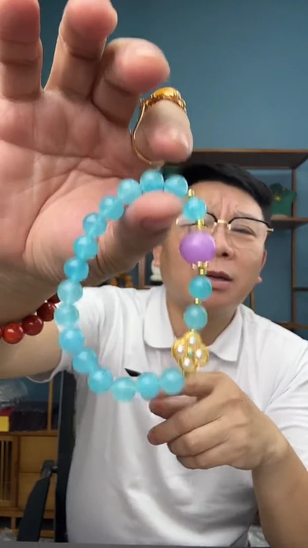 未镶嵌琥珀裸石66（有瑕介意勿拍）